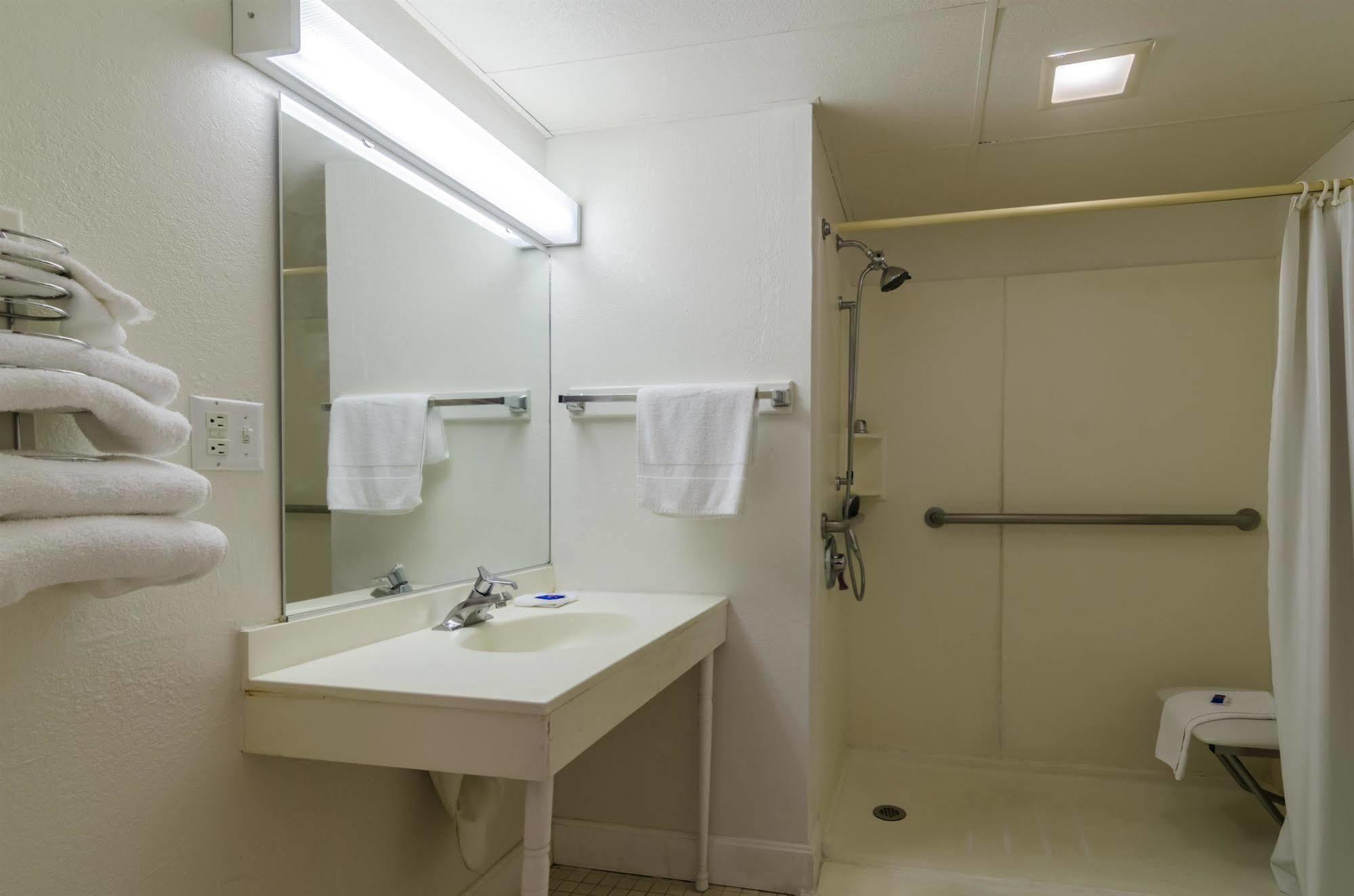 Rodeway Inn Emporia Eksteriør bilde